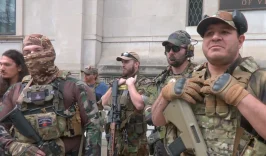 meclis-binasi-onune-uzun-namlulu-silahlarla-geldiler-abdde-dikkat-ceken-protesto-3288260_202603151630_1