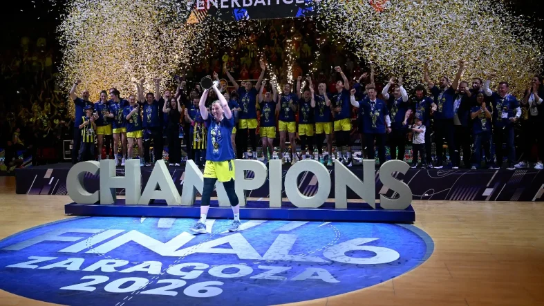 euroleaguede-sampiyon-fenerbahce-sari-lacivertliler-galatasarayi-68-55-maglup-etti-3295432_20260420002126