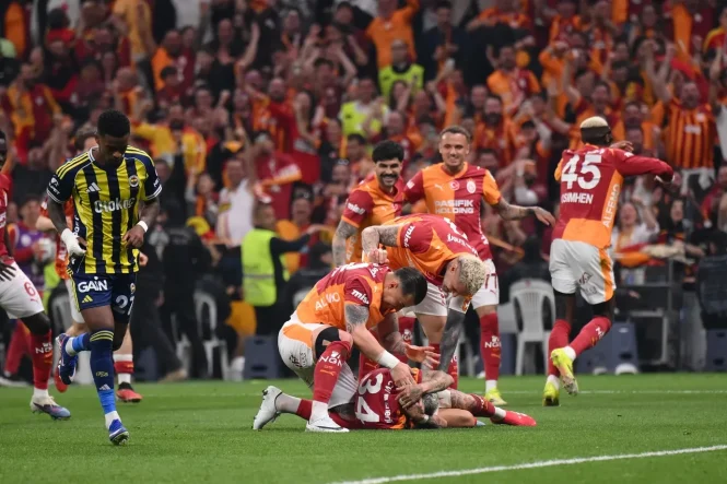 galatasaray-fenerbahceyi-3-golle-yikip-sampiyonluk-yolunda-buyuk-avantaj-yakaladi-3296723_202604262225_10