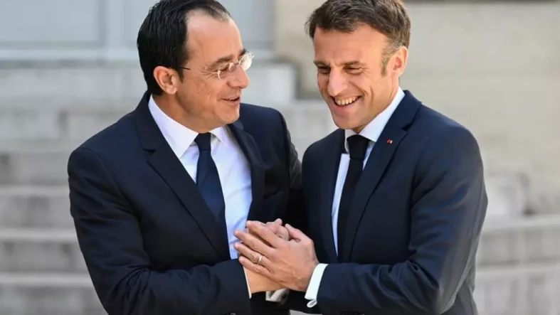 hristodulidis_tarihi_ortaklik_diyerek_duyurdu_gkry_ve_fransa_imzalari_atti_1765799975_2372