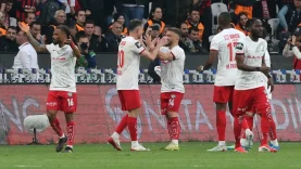 corum-fk-super-lige-yukseldi-corum-ekibi-play-off-finalinde-esenler-eroksporu-maglup-3337604_20260524205842 (1)