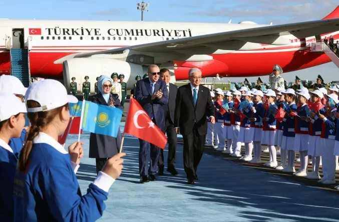 cumhurbaskani-erdogana-kazakistanda-gorkemli-karsilama-3335247_202605131734_2