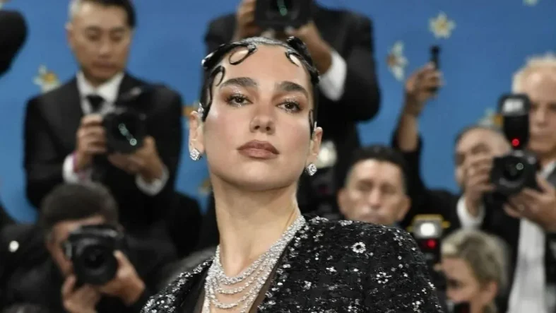 dua-lipadan-samsunga-15-milyon-dolarlik-tazminat-davasi-sebebi-sasirtti-3334687