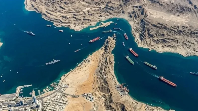 irandan-hamle-hurmuz-bogazi-kapatildi