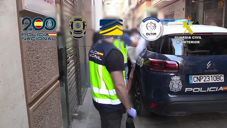 1786117379812İS