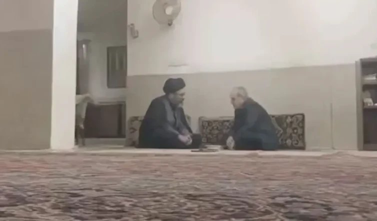 irandan-mucteba-hamaney-yasiyor-videosu-bu-kez-pezeskiyan-ile-goruntu-verdi-3353795_202608170945_2