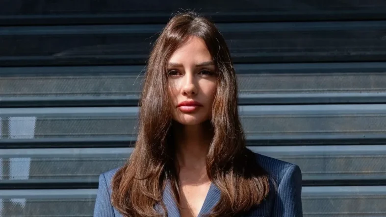 yasemin-ergenenin-tuzlu-kahve-ucreti-agizlari-acik-birakti-aylik-8-milyona-ekranlara-3354055
