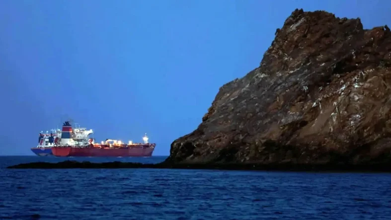 yemen-aciklarinda-hindistan-yuk-gemisi-vurularak-batti-3351565