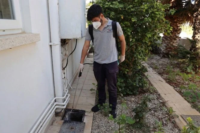 1775808175557İSKELE VE KÖYLERDE İLAÇLAMA BAŞLADI 2