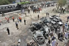 Pakistan'da demir yolu yakınında meydana gelen patlamada 20 kişi yaralandı