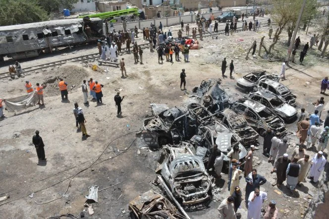 Pakistan'da demir yolu yakınında meydana gelen patlamada 20 kişi yaralandı