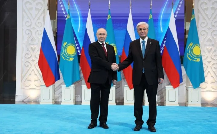 rusya-devlet-baskani-putin-kazakistan-da-19890279_amp