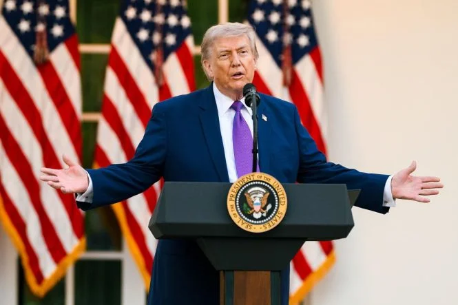 trump-kafa-karistiran-sosyal-medya-paylasimlarina-19876623_5468_amp