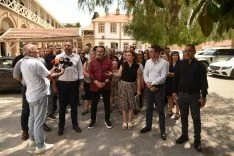 1781183547024Kamuda orgutlu sendikalar Lefkosa Kaza Mahkemesi önünde basın acıklaması yaptı-1-so