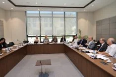 1781704198932Maliye Komitesi (1)