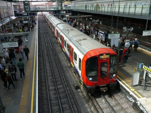1782205741394tube-train-tfl-earls-court-pixabay-Picudio-1639438_1280-1024x769