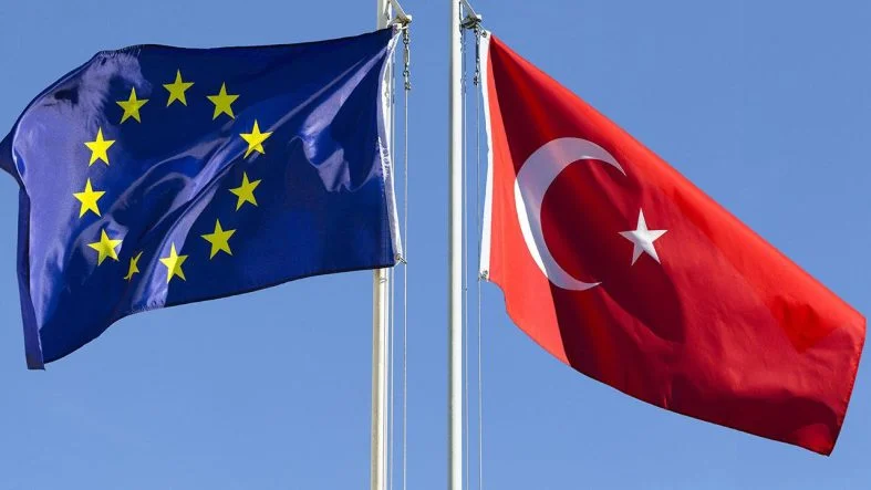 ab-turkiye-bayrak-1606290