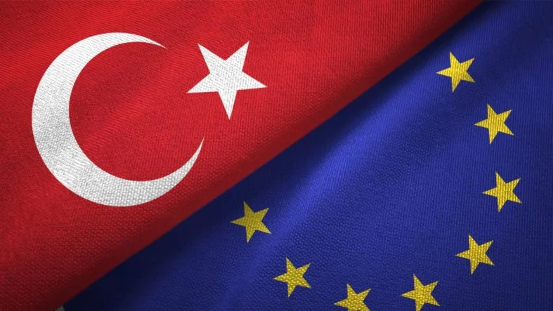 ab-turkiye-bayrak-getty-2215201
