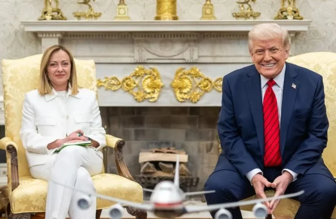 trump-tan-meloni-ye-fotograf-gondermesi-oy-19970995_amp