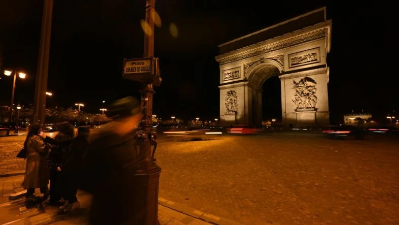 paris-aa-1942813