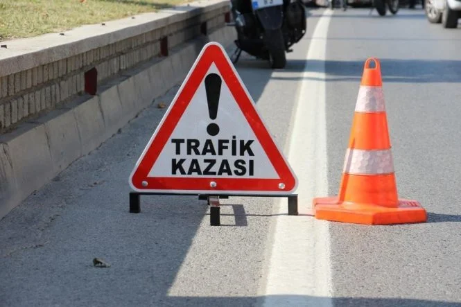 TRAFİK KAZALARININ ACI BİLANÇOSU HER GÜN 5 KİŞİ TRAFİK KAZALARINDA HAYATINI KAYBEDİYOR TÜRKİYE GENELİNDE HAZİRAN AYINDA MEYDANA GELEN 226 BİN 793 KAZADA 920 KİŞİ HAYATINI KAYBEDERKEN, 127 BİN 619 KİŞİ YARALANDI