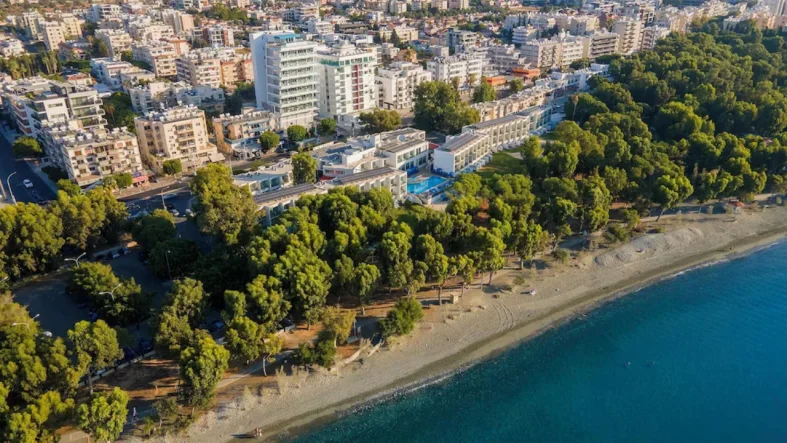 güney kıbrıs otel