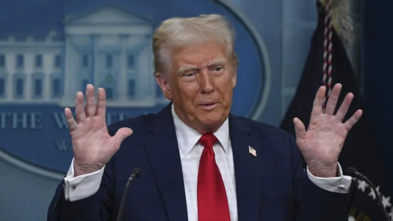 trump-2483416