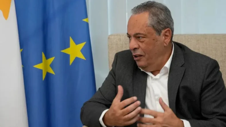 Rum Savunma Bakanı Vasilis Palmas