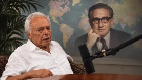 Rum tarihçi Kossifos ve Kissinger