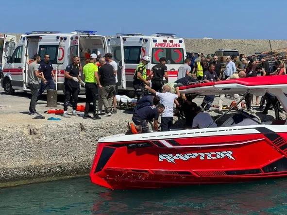 KKTC'nin Girne Limanı'ndan ayrılan gemi alabora oldu