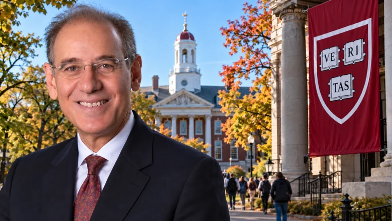 Harvard Kampüsünde Sonbahar Portresi