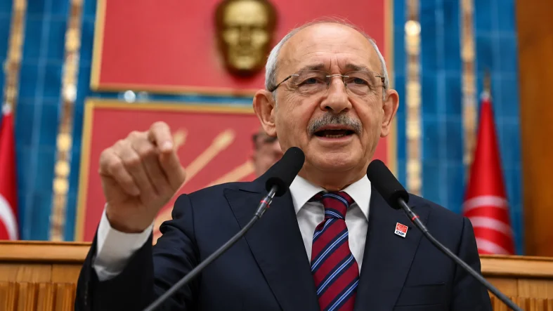 Kürsüde Konuşan Türk Siyasetçi