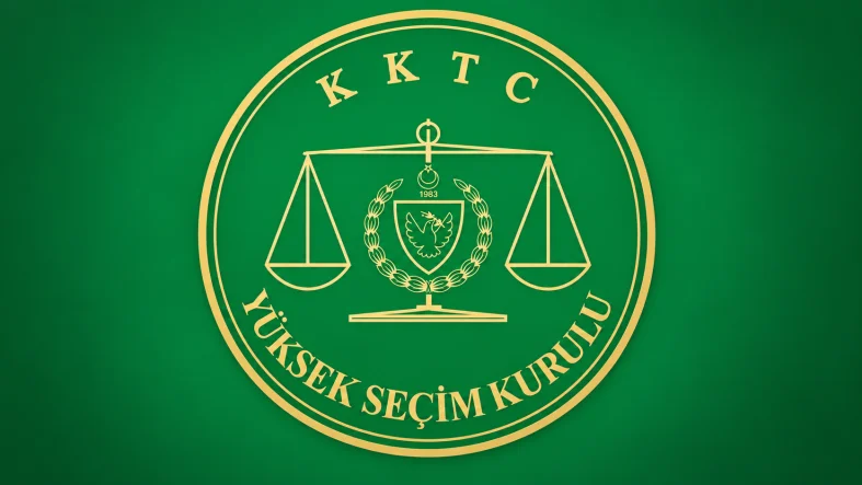 Yeşil Zemin Üzerinde Altın Seçim Kurulu Mührü